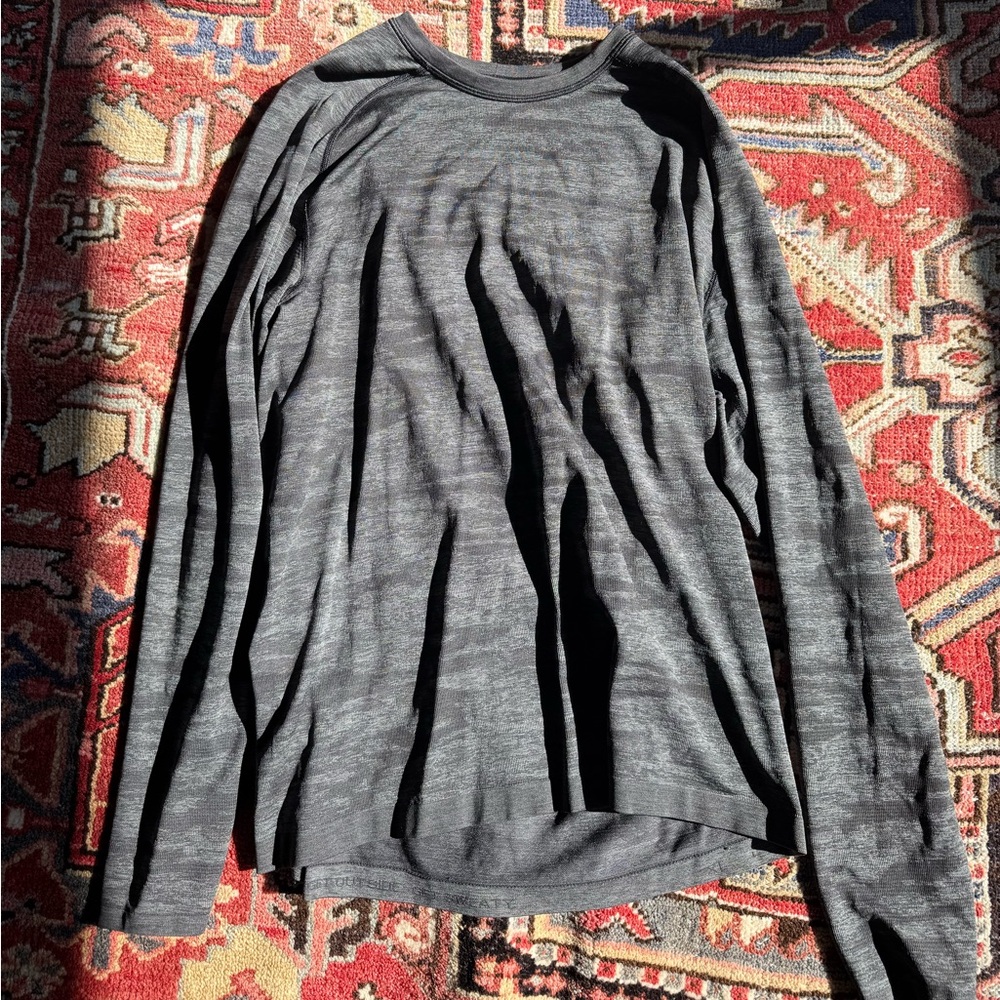 Lululemon Men’s Gray Metal Vent Tech Long Sleeve Tee